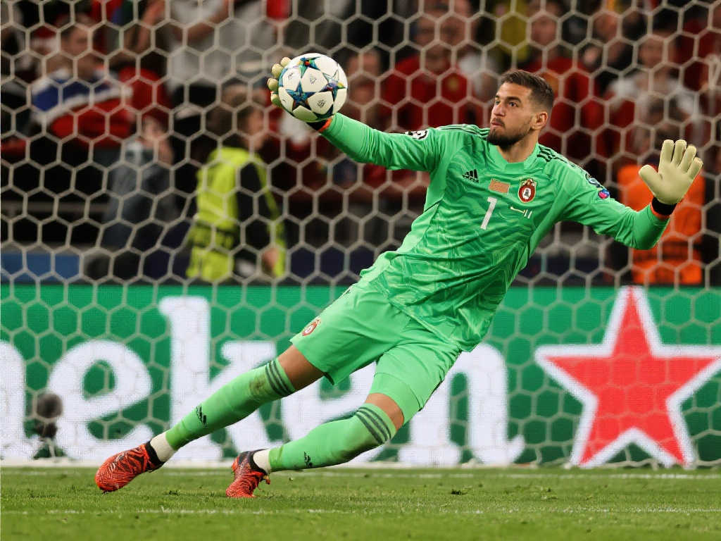 和不屈的精 和不屈的精